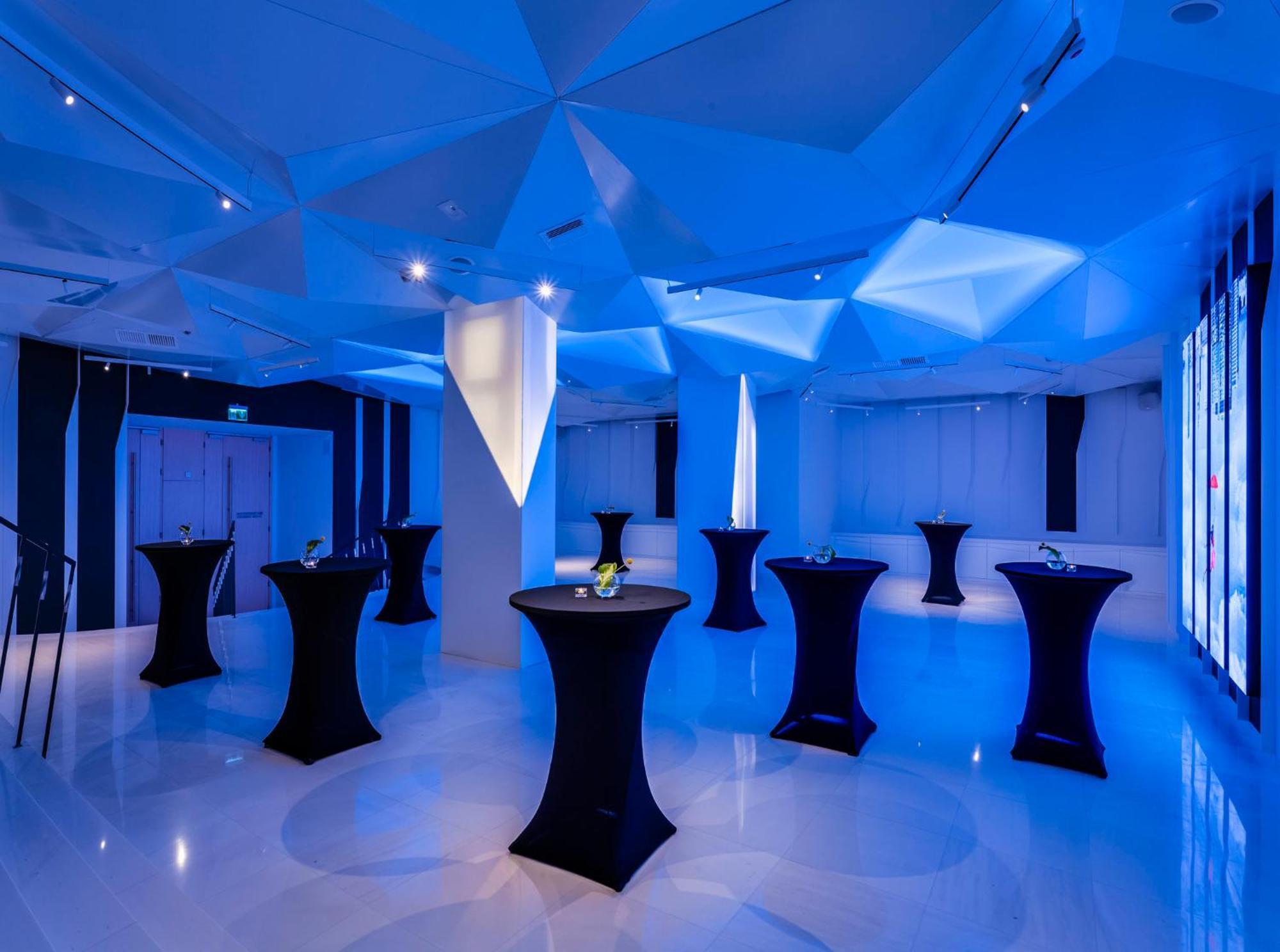 Hotel Indigo Warsaw Nowy Swiat By Ihg Bagian luar foto